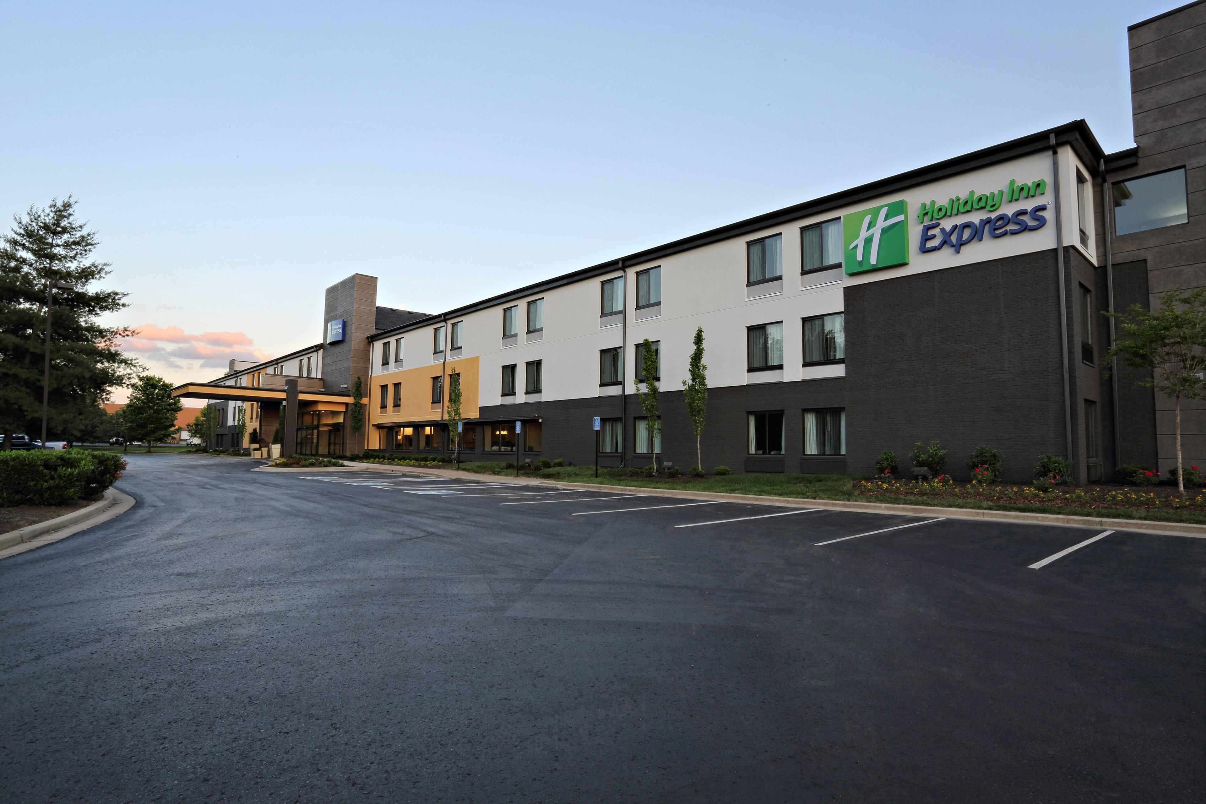 Holiday Inn Express Brentwood-South Cool Springs By Ihg Exterior foto